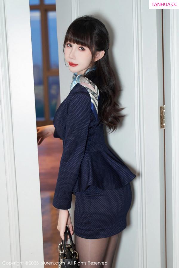 波巧酱  [XiuRen]高清写真图 2023.08.08 No.7198 波巧酱 黑丝美腿第32张图片